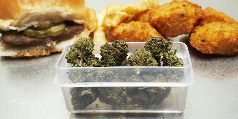 tallos rojos marihuana