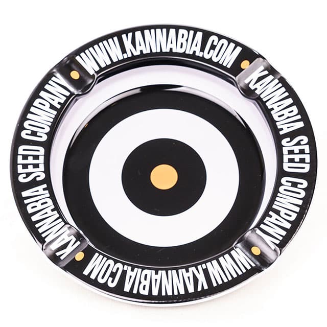 Merchandising: Metall-Aschenbecher 135 mm, Target